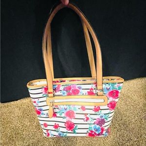 NWT- Giani Bernini flower print two handle shoulder bag